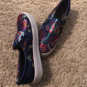 Shoes - Embroidered tenis-shoes blue navy 8.5 Shoes - Embroidered tenis-shoes blue navy 8.5